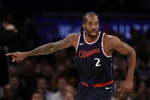 娱乐官网-全都回来了！小卡半场11中8砍下25分5板2助3断2帽 次节独得19分