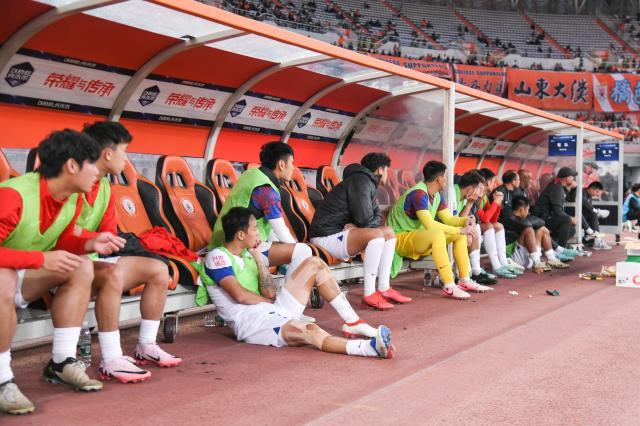 中国乐鱼体育-梅州降级为决策错误买单 补赛误判竟成为致命一击